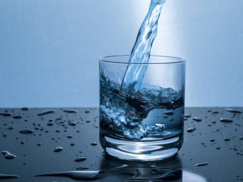La meditazione del bicchiere d’acqua